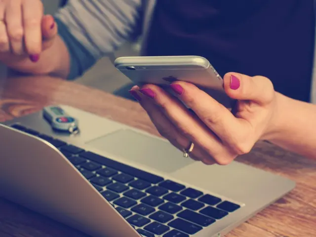 Women In Business Scholarships: How To Find, Qualify For, And Win Funding In 2026